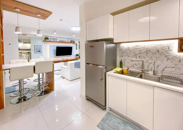 Apartment Large 1-bedroom 60sqm Makati Rockwell Cbd Poblacion