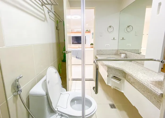 Large 1-bedroom 60sqm Makati Rockwell Cbd Poblacion