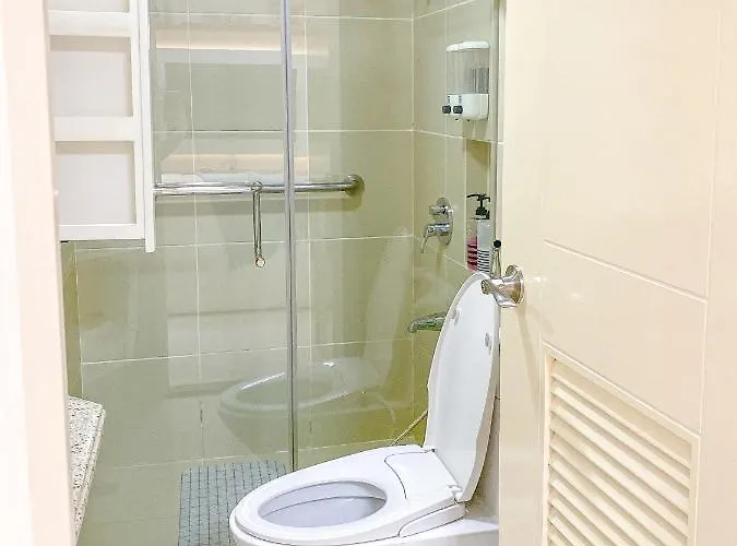 Large 1-bedroom 60sqm Makati Rockwell Cbd Poblacion