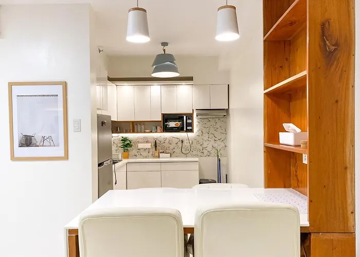 Large 1-bedroom 60sqm Makati Rockwell Cbd Poblacion